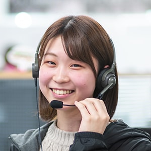 女性スタッフ