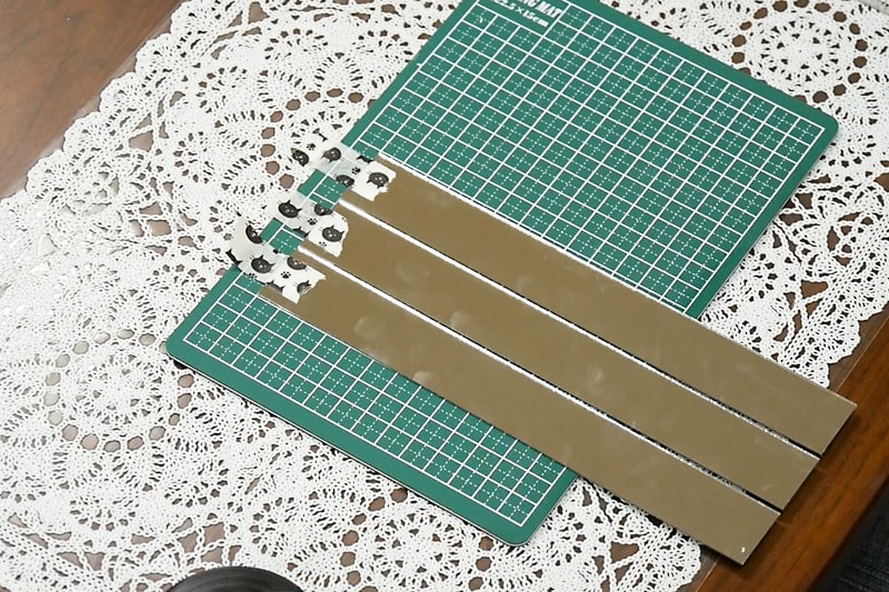 万華鏡の作り方 - 表面反射鏡をカット・組み立てる (2)